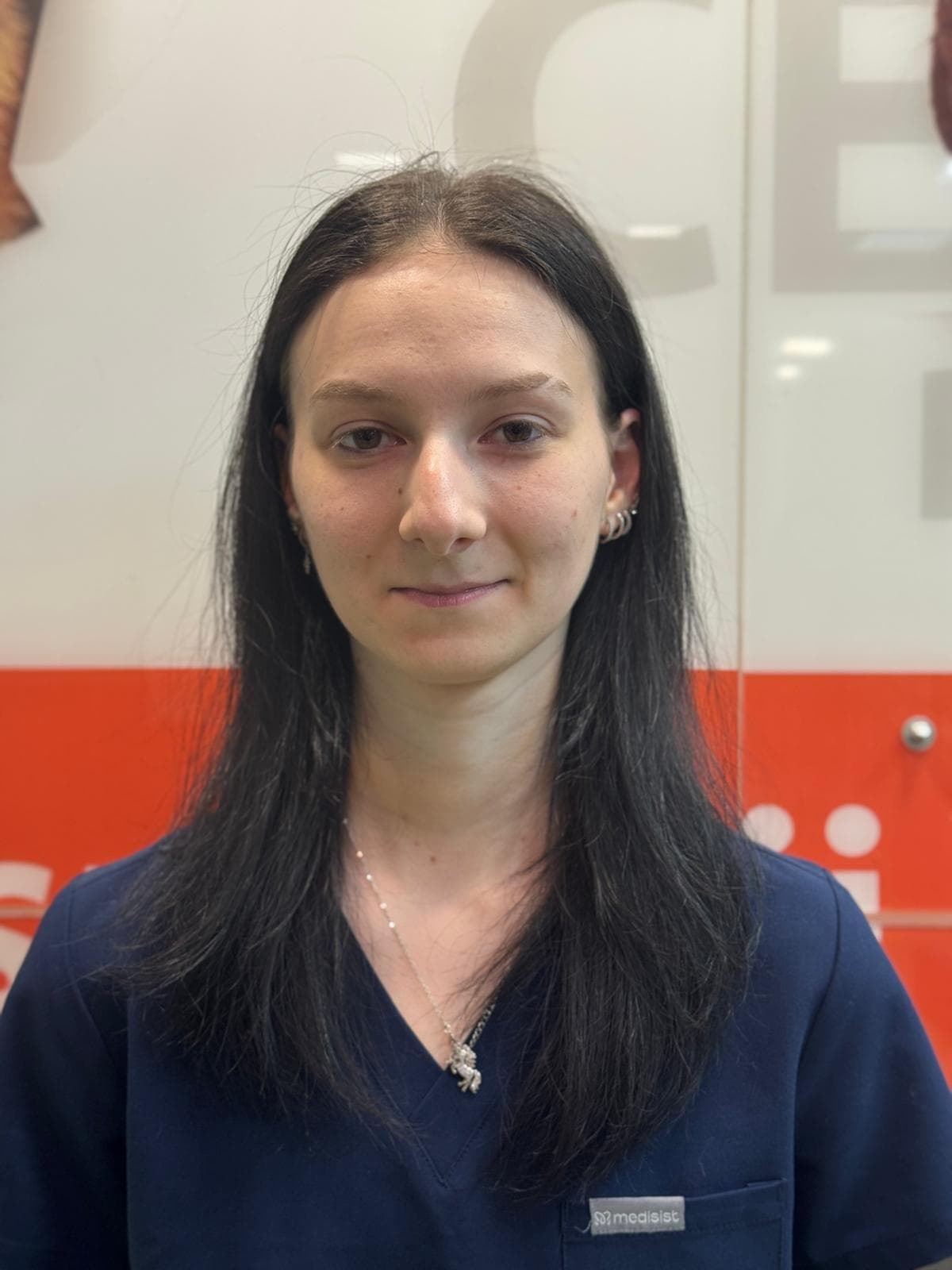 Georgiana Ochetan, tehnician veterinar la Clinica Veterinară MDP Vet